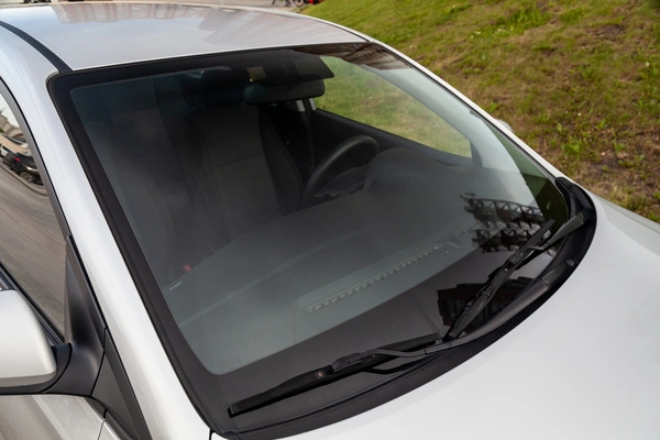 Reliable auto glass shop